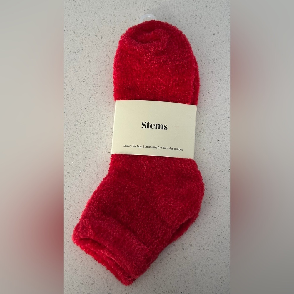 ✨NWT✨Stems: Luxury for Legs Plush Socks - 1 Pair
